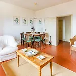 2 Bedroom Lovely In * 로로시우펜나