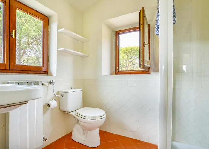 2 Bedroom Lovely In Hébergement de vacances *